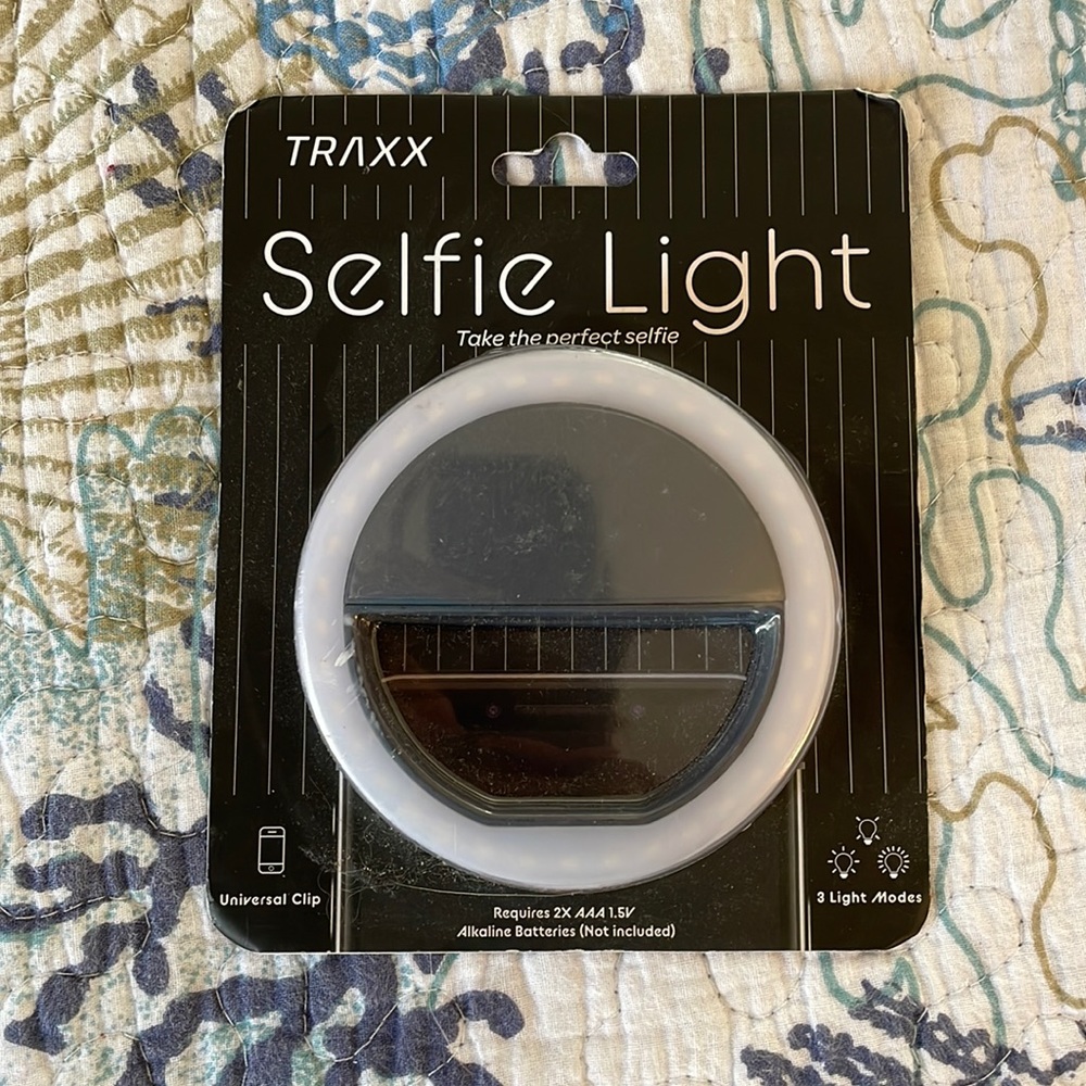 Traxx Selfie Light with Universal Clip